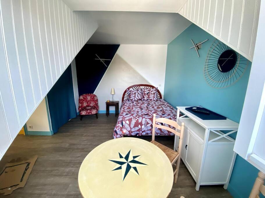 L'Appartement De La Place Saint-Valery-en-Caux Luaran gambar