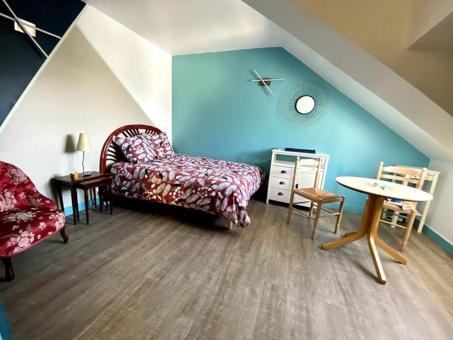 L'Appartement De La Place Saint-Valery-en-Caux Luaran gambar